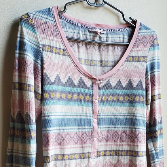 Victoria's Secret Pink/Blue Aztec Print Pajama Shirt Size Small - Picture 3 of 16